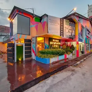 Beds In Garden Hostel Ipoh